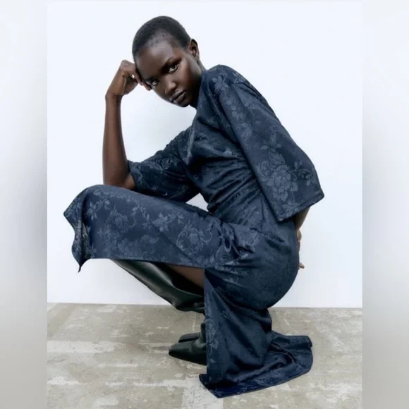 ZARA Elegant Flattering Navy Blue Jacquard Kimono Women's Dress Bell Sleeve $129 - Picture 4 of 7